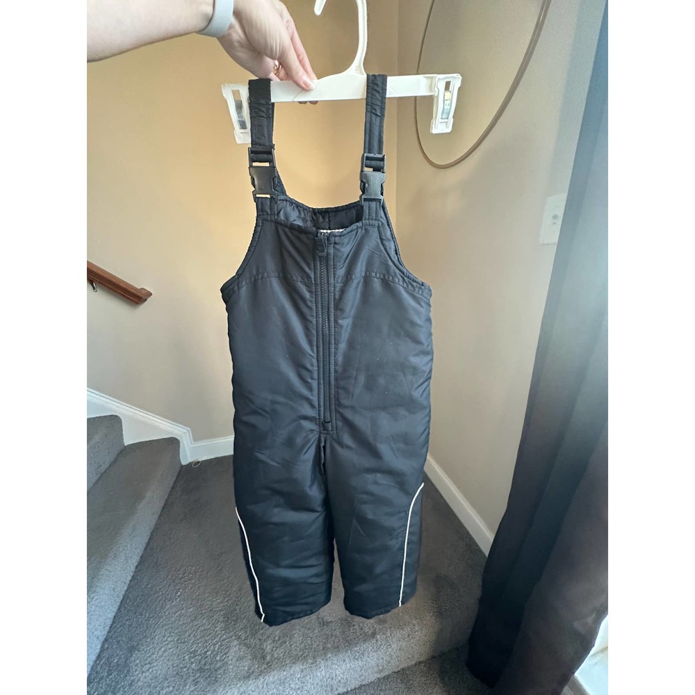London Fog black kids snowsuit, size 5/6